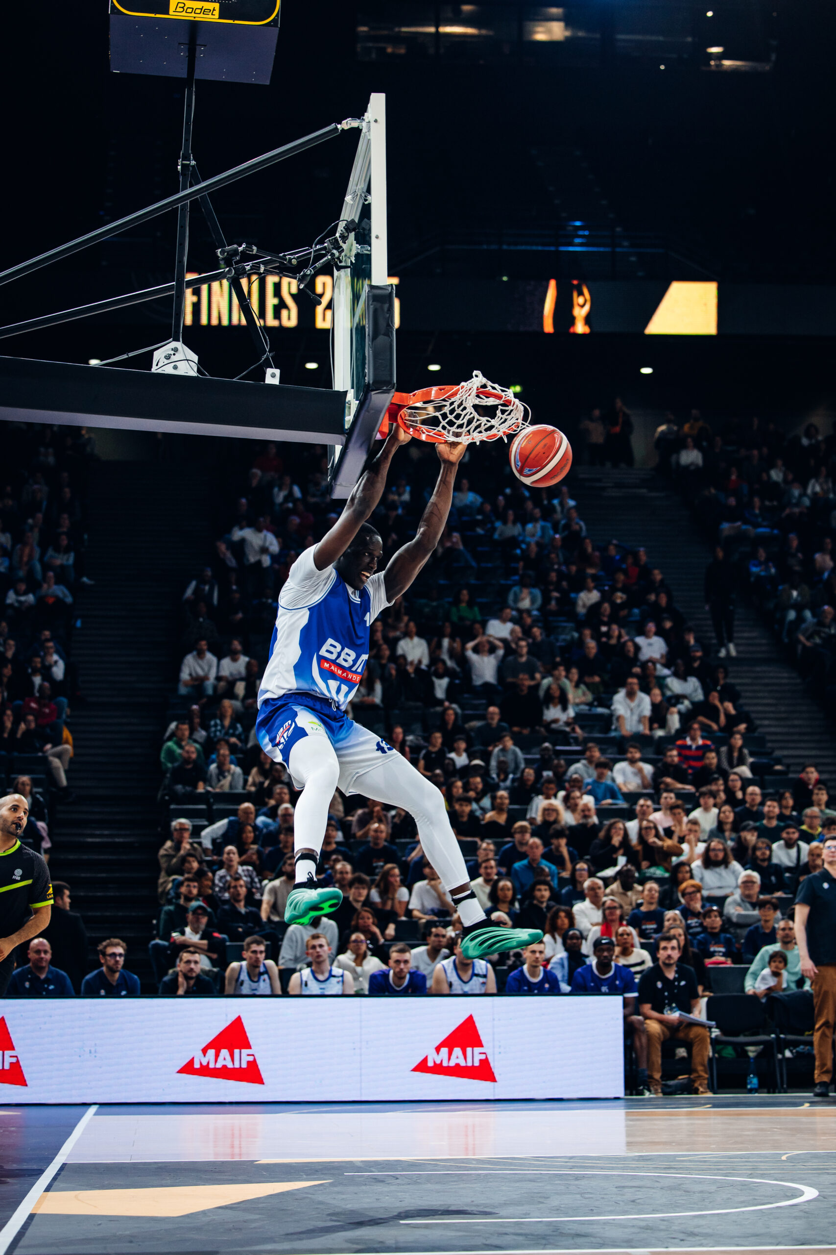Dunk Momath Seck, équipe Beyssac Beaupuy Marmande (BBM). Finale des trophées de Coupe de France FFBB à l'ACCOR ARENA PARIS, Vendredi 25 avril 2025 avec les deux meilleures équipes NM2, BEYSSAC BEAUPUY MARMANDE et GRAVENCHON par Marie MARCEL/SIPA. Dunk Momath Seck, team Beyssac Beaupuy Marmande (BBM). Final of the FFBB French Cup trophies at the ACCOR ARENA PARIS, Friday April 25, 2025 with the two best NM2 teams, BEYSSAC BEAUPUY MARMANDE and GRAVENCHON by Marie MARCEL/SIPA.